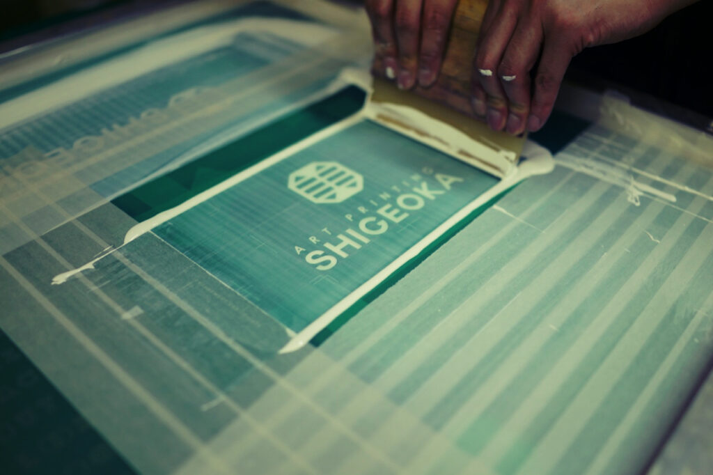 シルク印刷作業の様子