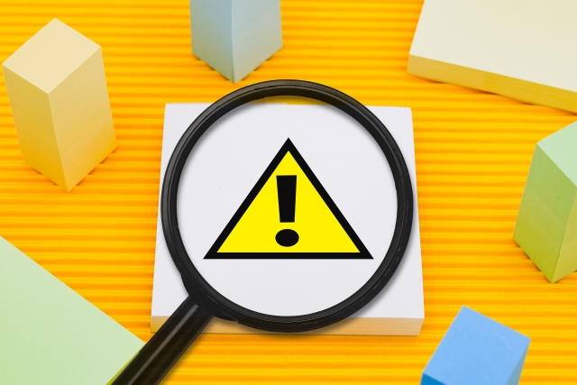 虫眼鏡とビックリマーク